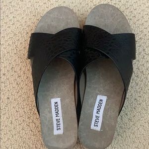 BRAND NEW STEVE MADDEN SANDALS